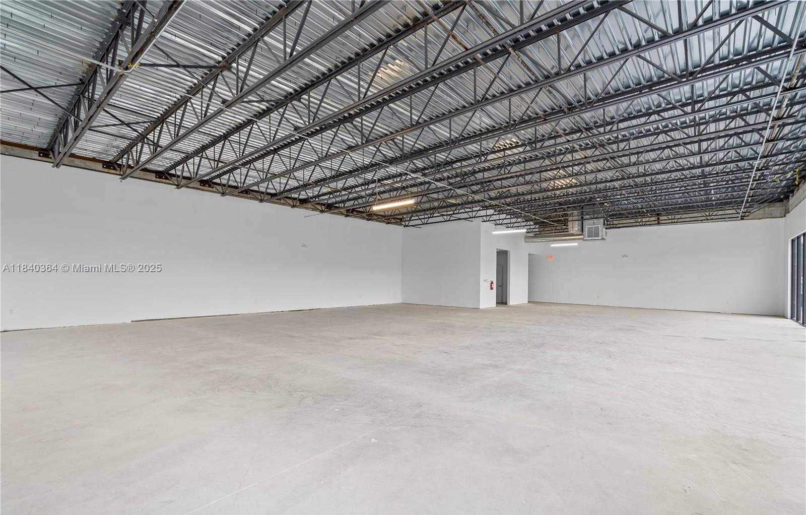 Small Image of 2215 NORTH FEDERAL HWY, Hollywood Number 10