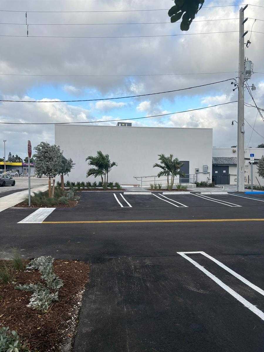 Small Image of 2215 NORTH FEDERAL HWY, Hollywood Number 23