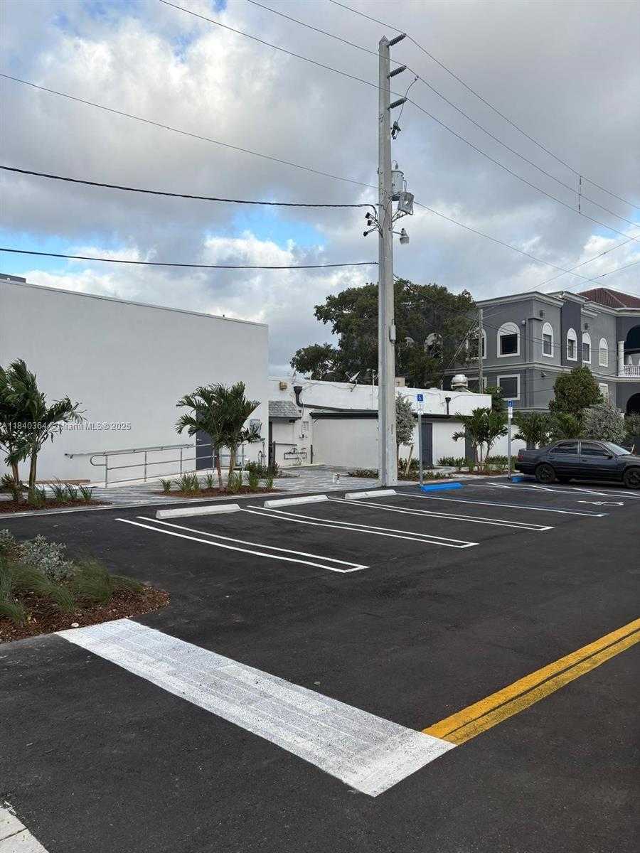 Small Image of 2215 NORTH FEDERAL HWY, Hollywood Number 25