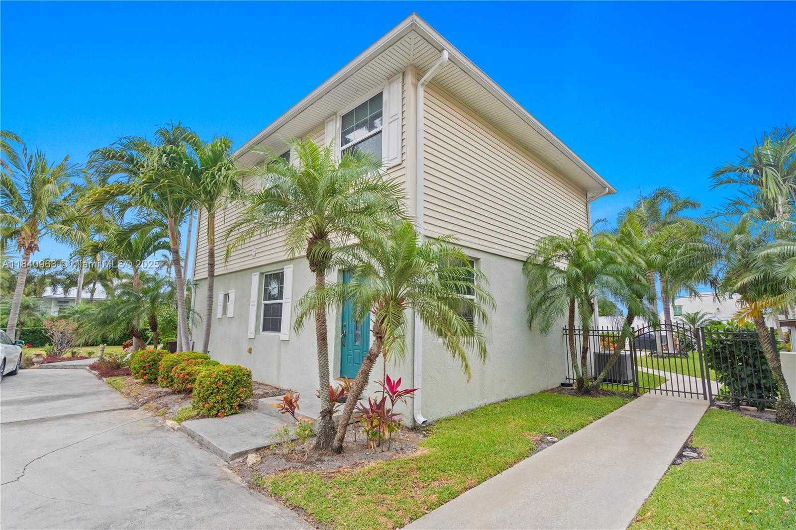 Small Image of 99 SEABREEZE AVE #1, Delray Beach Number 17