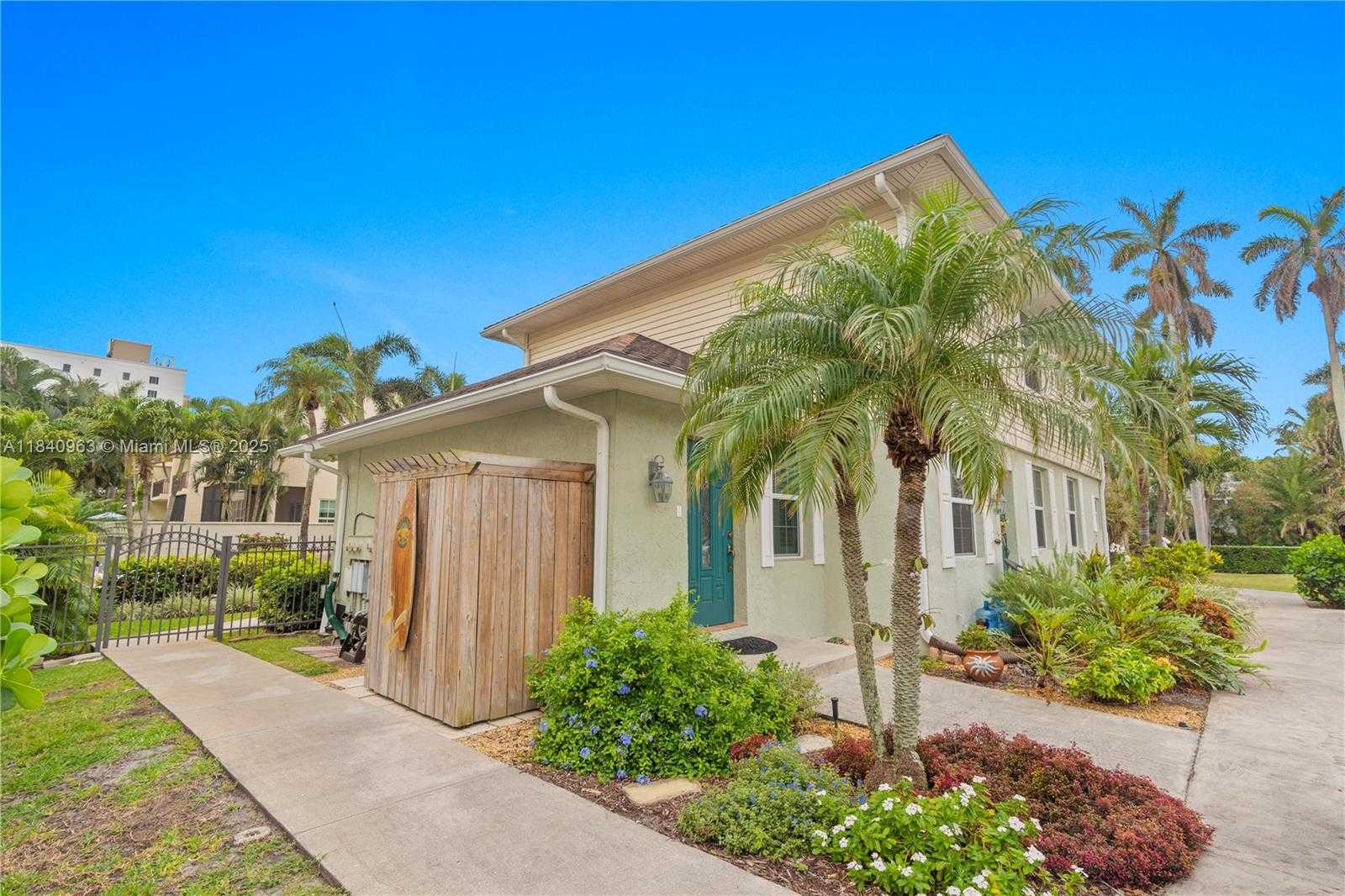Small Image of 99 SEABREEZE AVE #1, Delray Beach Number 23
