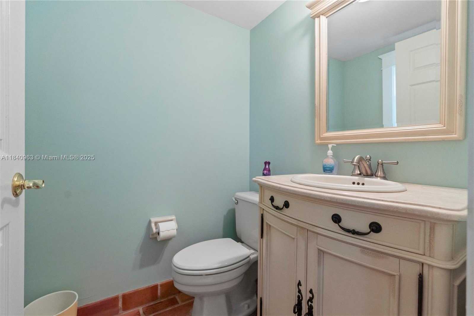 Small Image of 99 SEABREEZE AVE #1, Delray Beach Number 31
