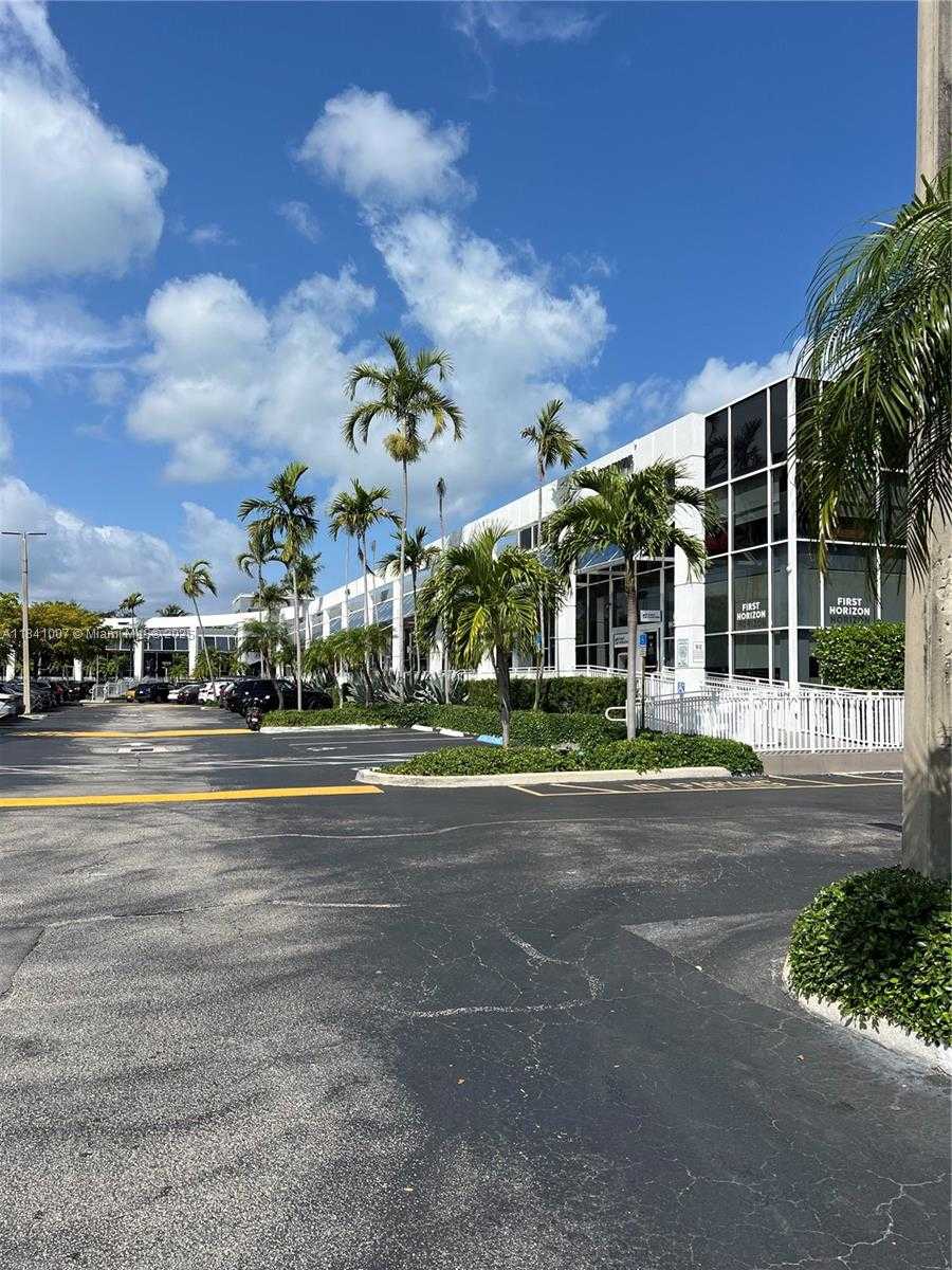 Small Image of 260 CRANDON BLVD #A51, Key Biscayne Number 4