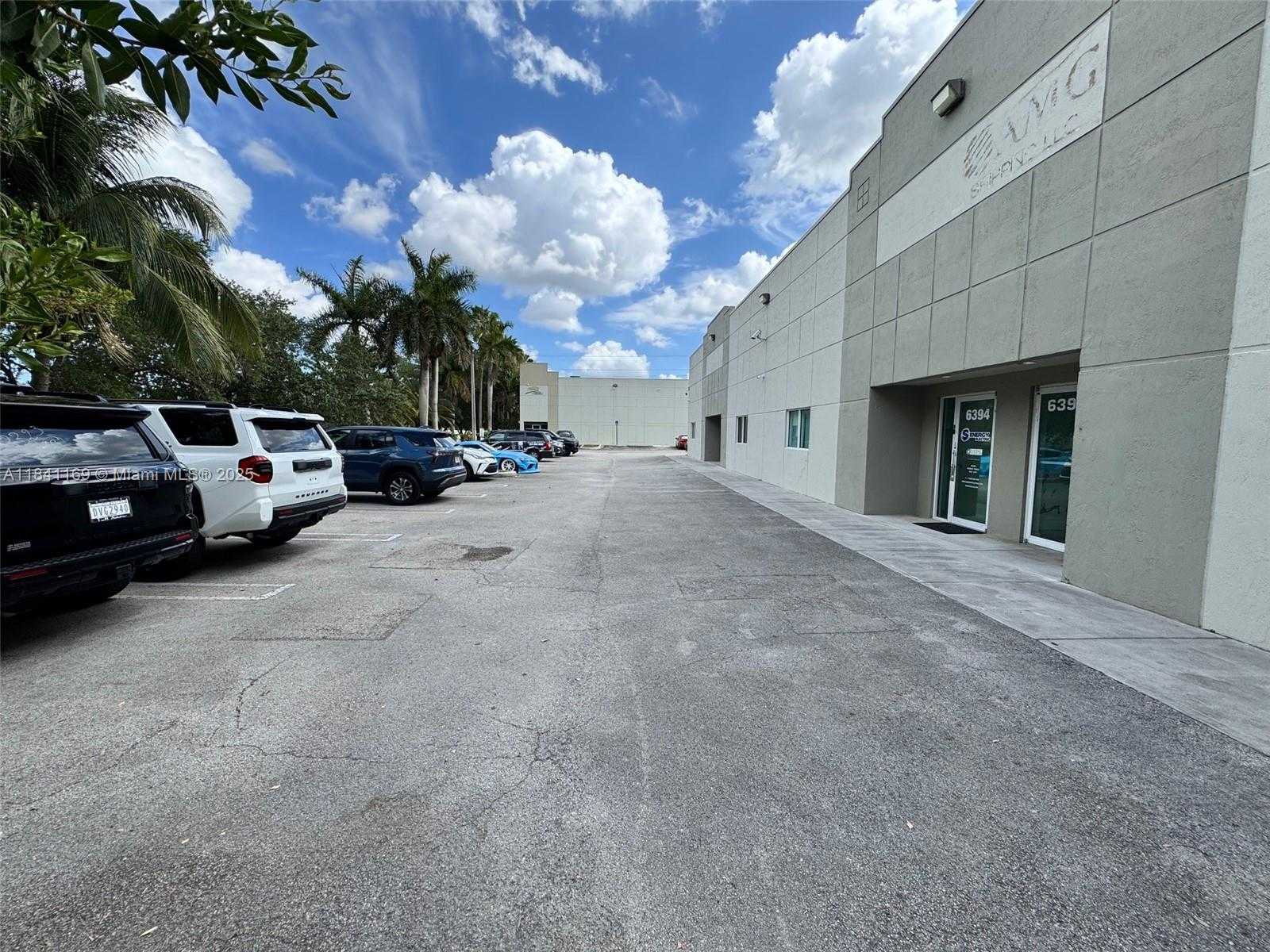 Small Image of Doral Number 3