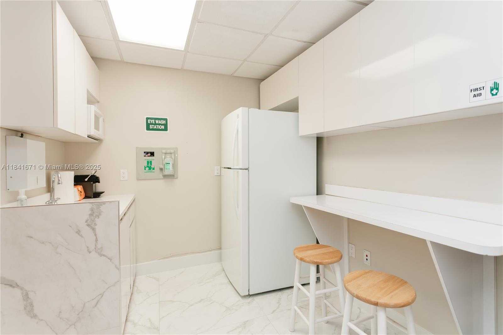 Small Image of 1911 HARRISON ST #5, Hollywood Number 14