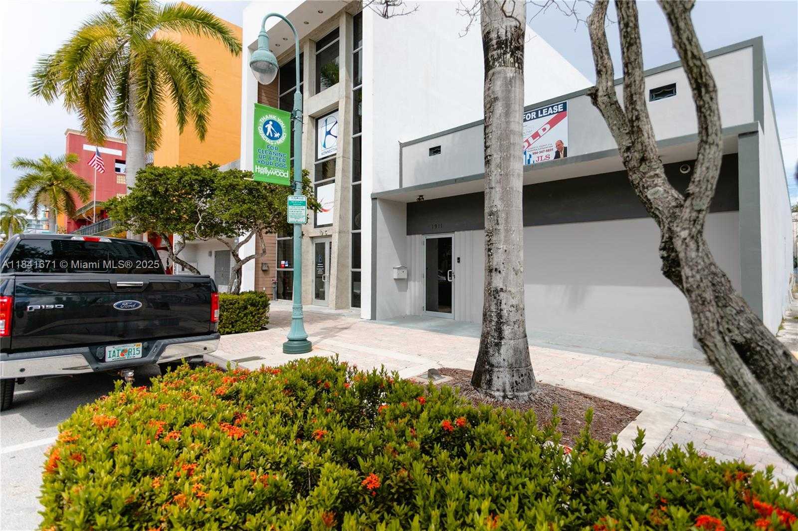 Small Image of 1911 HARRISON ST #5, Hollywood Number 2