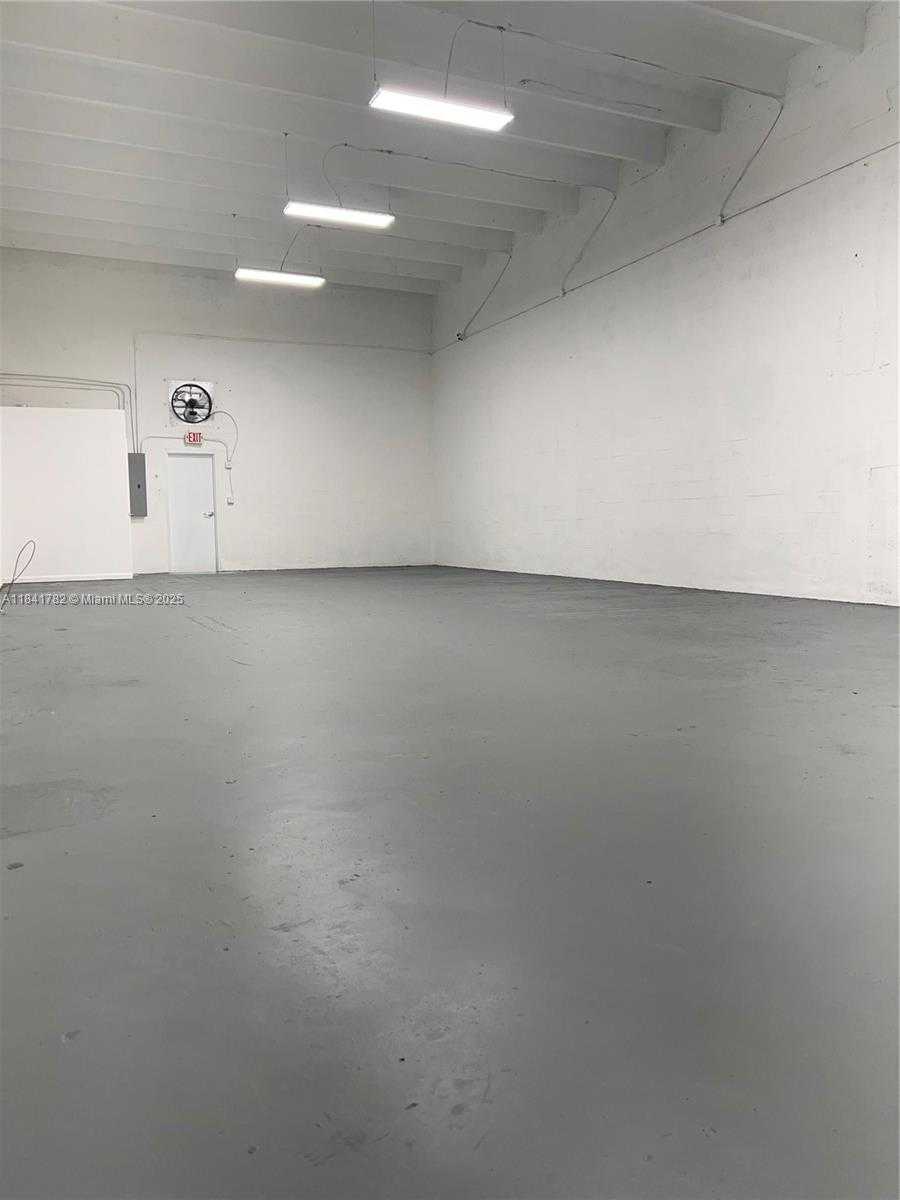 Small Image of 5905 PLUNKETT ST #A, Hollywood Number 6
