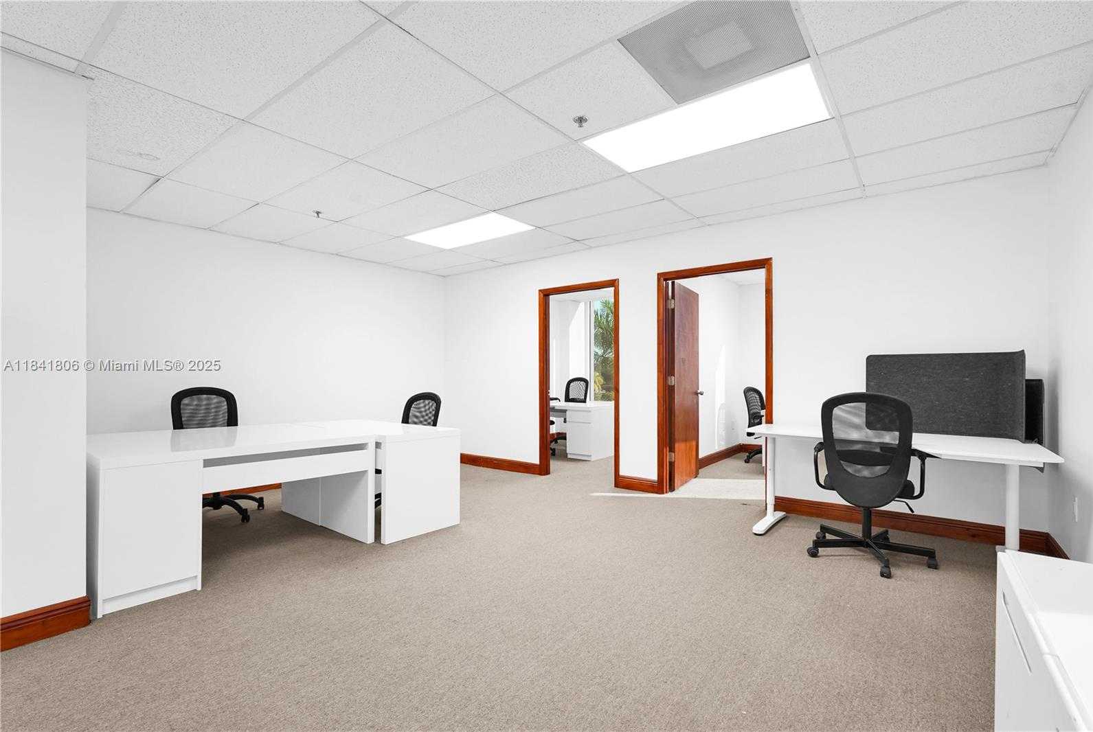 Small Image of 12550 BISCAYNE BLVD #304B, North Miami Number 17
