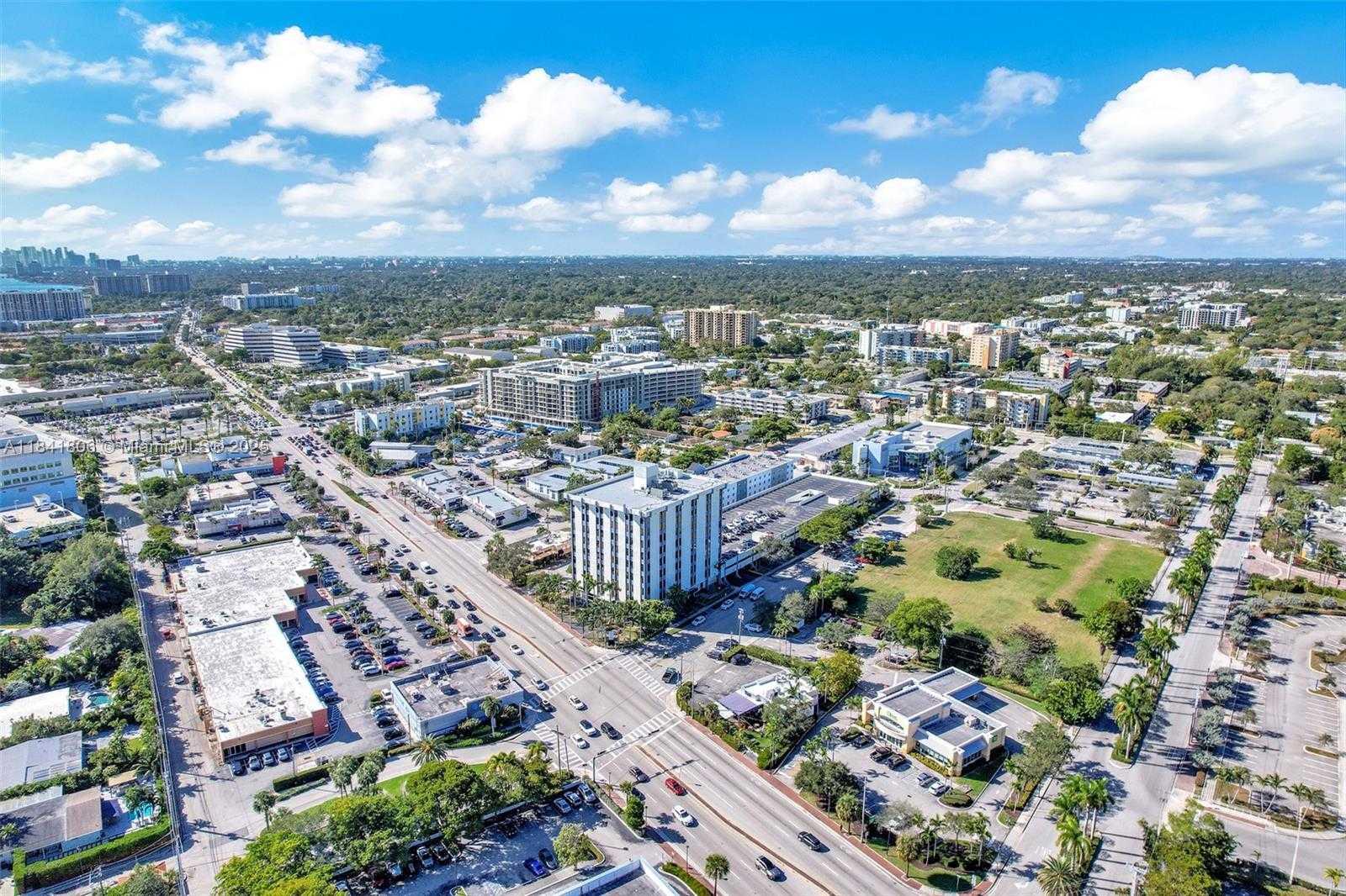 Small Image of 12550 BISCAYNE BLVD #304B, North Miami Number 32