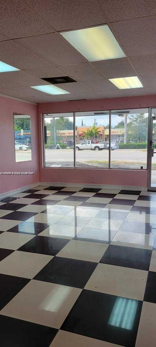 Small Image of 6264 MIRAMAR PKWY, Miramar Number 9