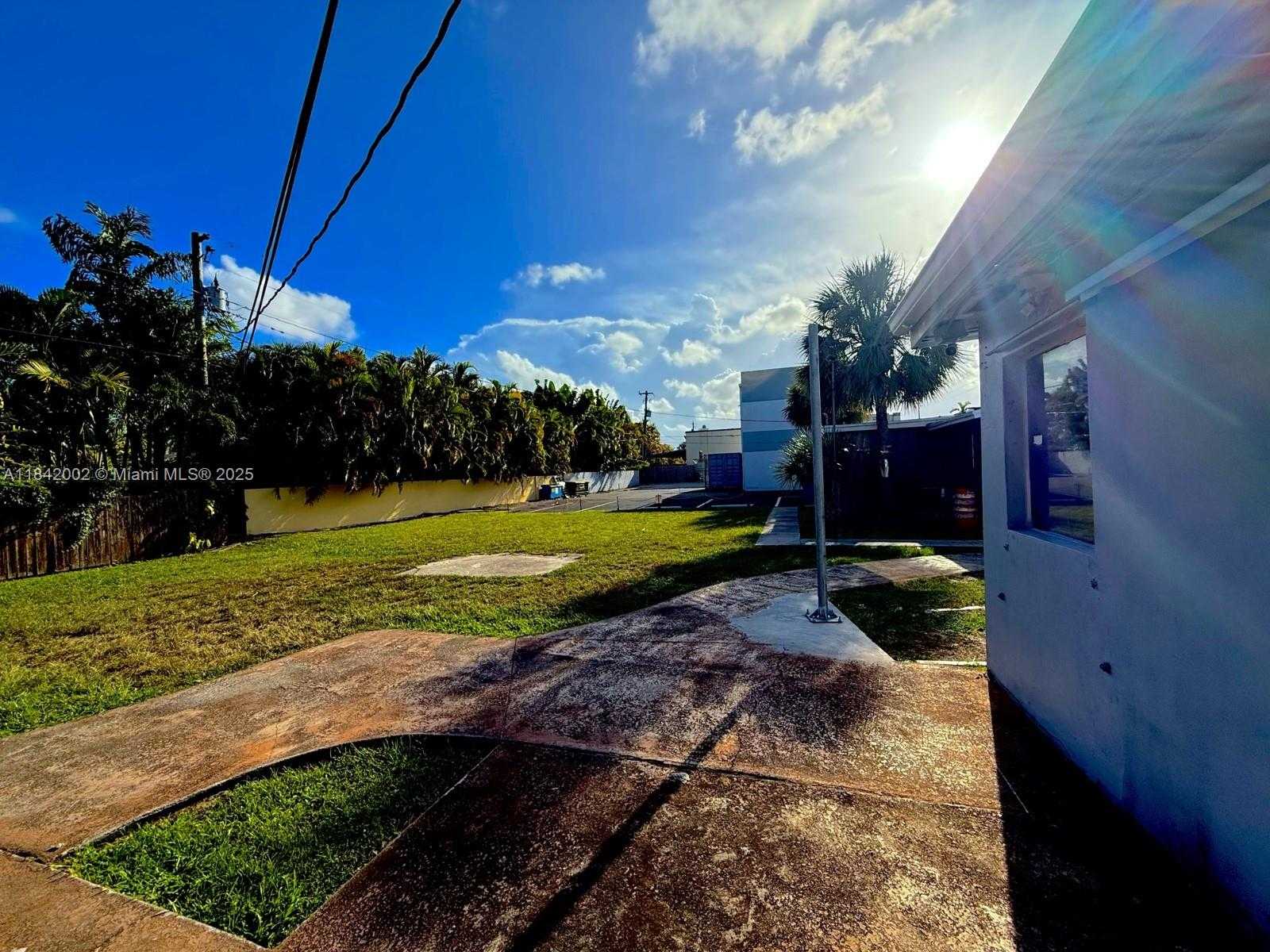 Small Image of 648 WEST OAKLAND PARK BLVD, Wilton Manors Number 7