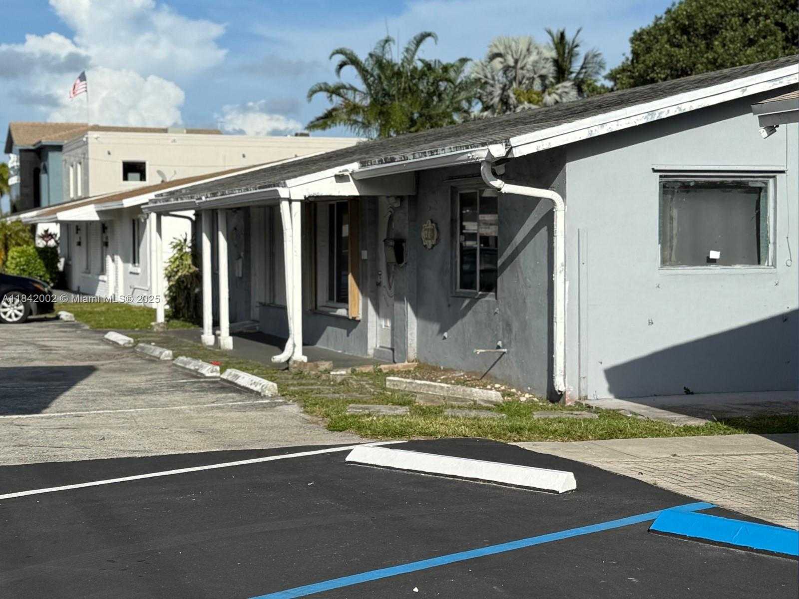 Small Image of 648 WEST OAKLAND PARK BLVD, Wilton Manors Number 8