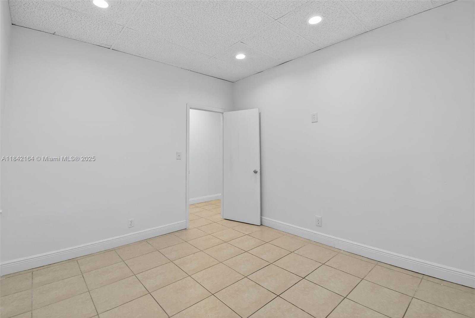 Small Image of 3801 NORTH UNIVERSITY DR #402, Sunrise Number 28