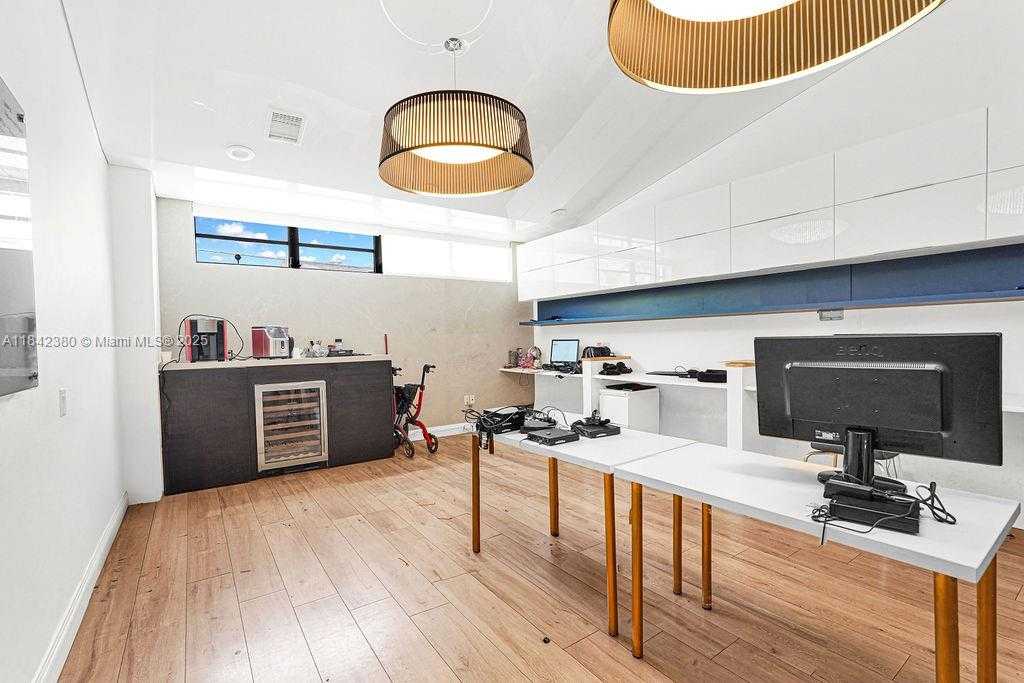 Small Image of 1590 NORTH EAST 162ND ST, North Miami Beach Number 12