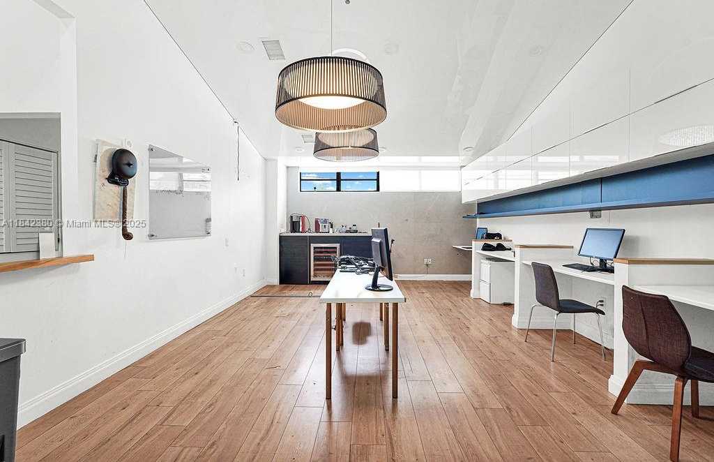 Small Image of 1590 NORTH EAST 162ND ST, North Miami Beach Number 14