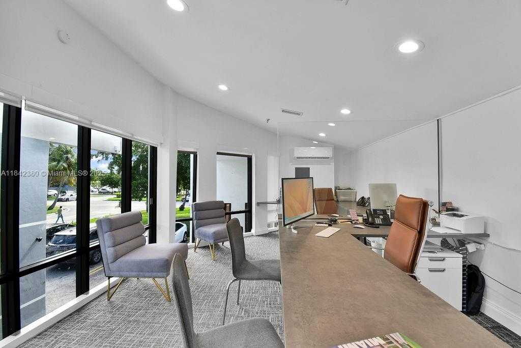 Small Image of 1590 NORTH EAST 162ND ST, North Miami Beach Number 19
