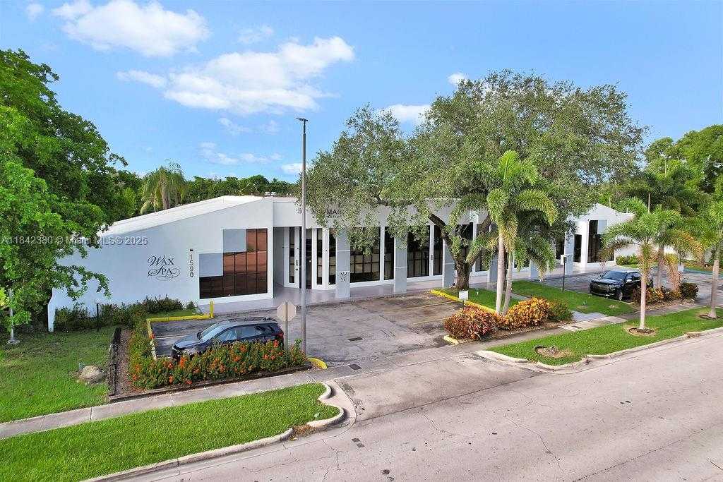 Small Image of 1590 NORTH EAST 162ND ST, North Miami Beach Number 2