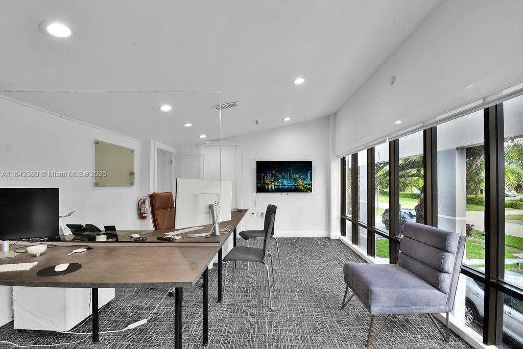 Small Image of 1590 NORTH EAST 162ND ST, North Miami Beach Number 20