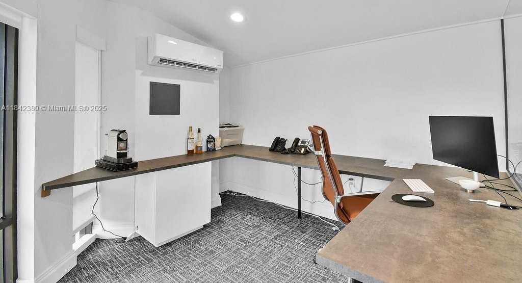 Small Image of 1590 NORTH EAST 162ND ST, North Miami Beach Number 21