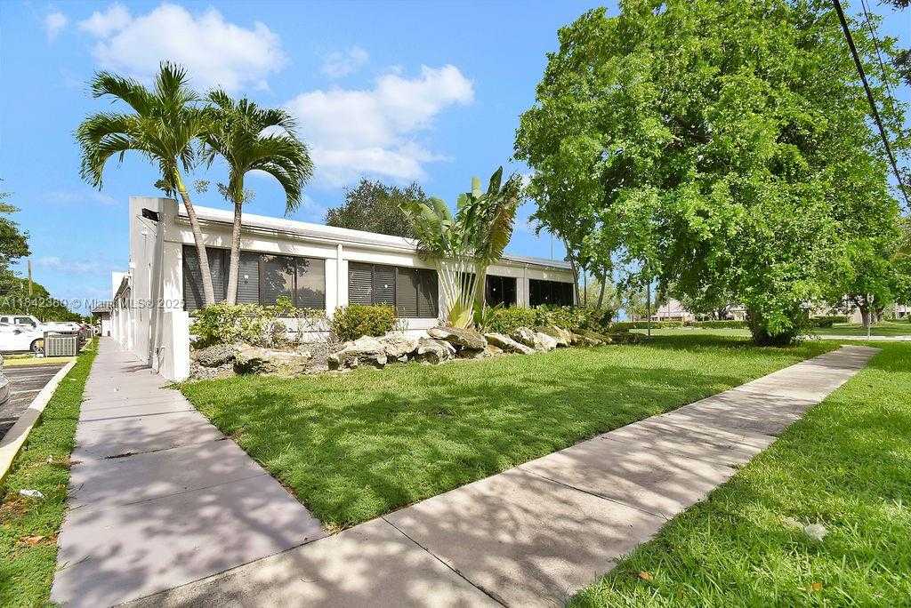 Small Image of 1590 NORTH EAST 162ND ST, North Miami Beach Number 29