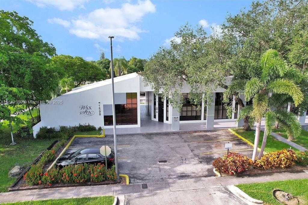 Small Image of 1590 NORTH EAST 162ND ST, North Miami Beach Number 31