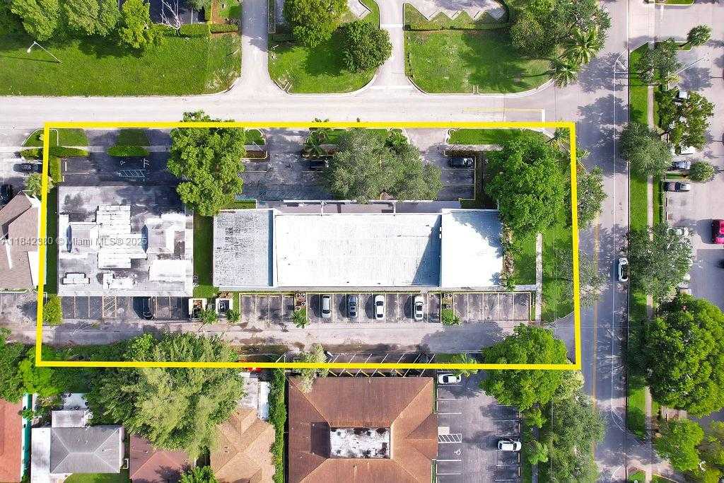 Small Image of 1590 NORTH EAST 162ND ST, North Miami Beach Number 32