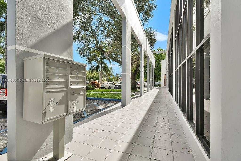 Small Image of 1590 NORTH EAST 162ND ST, North Miami Beach Number 39