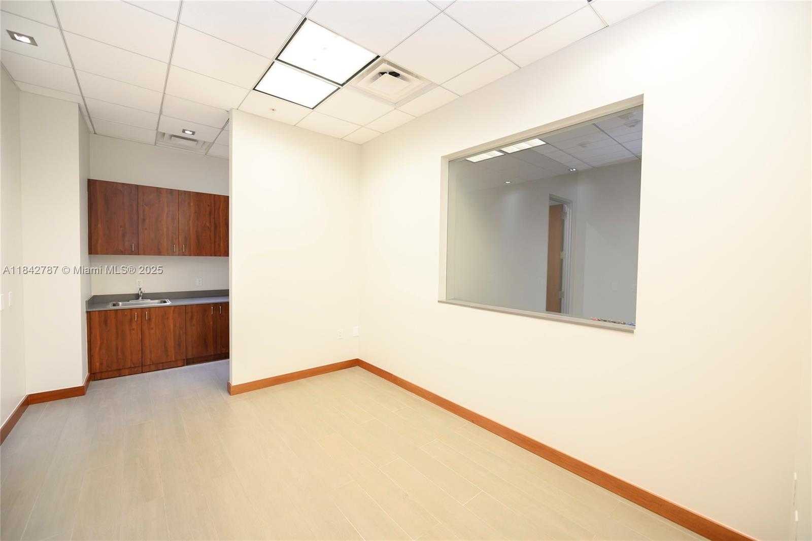 Small Image of 1600 PONCE DE LEON BLVD #1107, Coral Gables Number 6