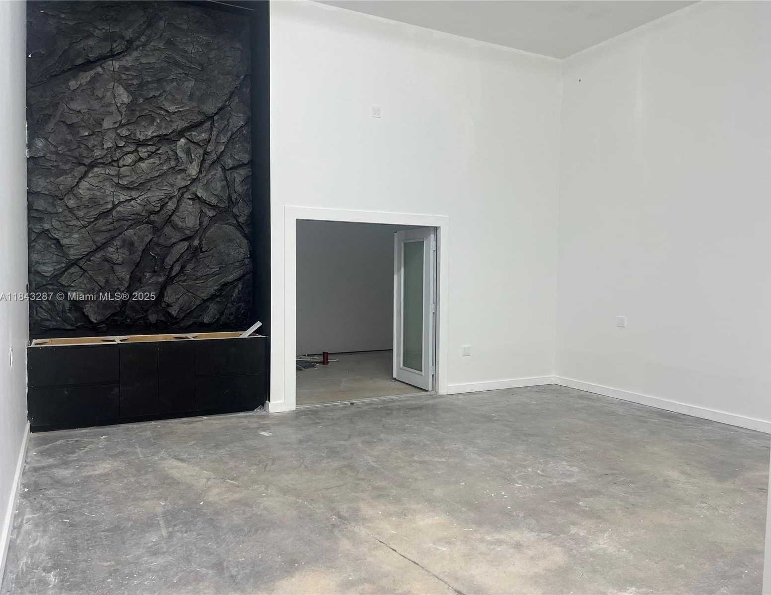 Small Image of 7445 WEST 4TH AVE, Hialeah Number 11