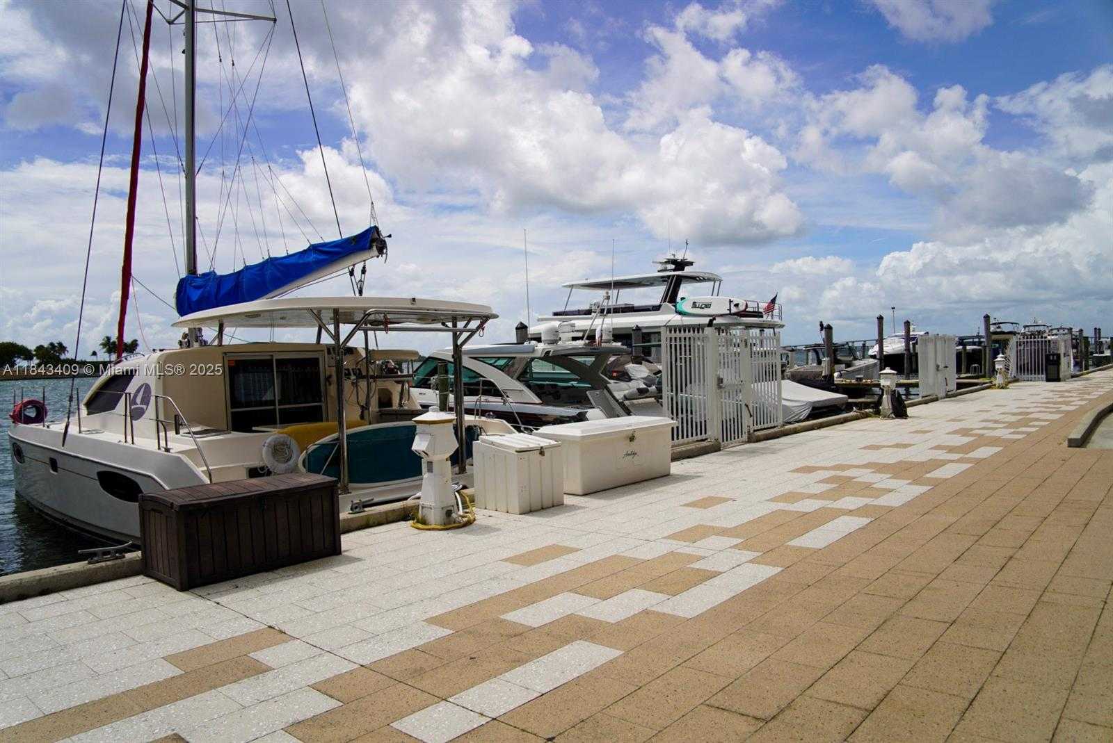 Small Image of 801 BRICKELL BAY DR #4C041, Miami Number 4