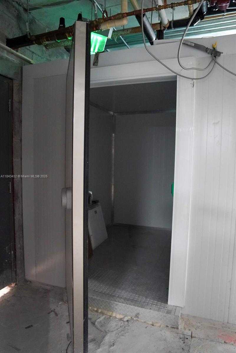 Small Image of 801 BRICKELL BAY DR #4C041, Miami Number 40