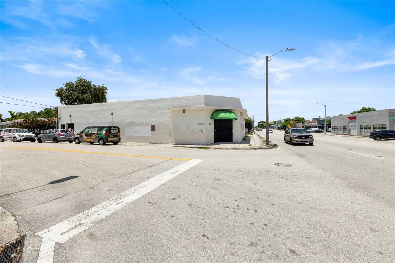 Small Image of 102 NORTH WEST 22ND AVE, Miami Number 12
