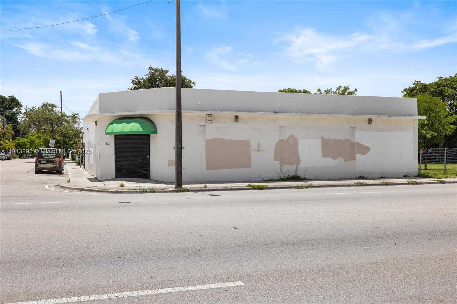 Small Image of 102 NORTH WEST 22ND AVE, Miami Number 16