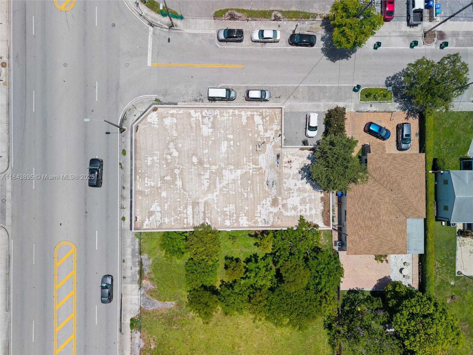 Small Image of 102 NORTH WEST 22ND AVE, Miami Number 6