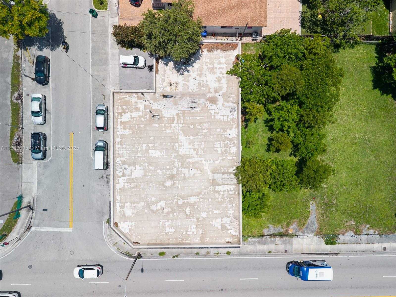 Small Image of 102 NORTH WEST 22ND AVE, Miami Number 9