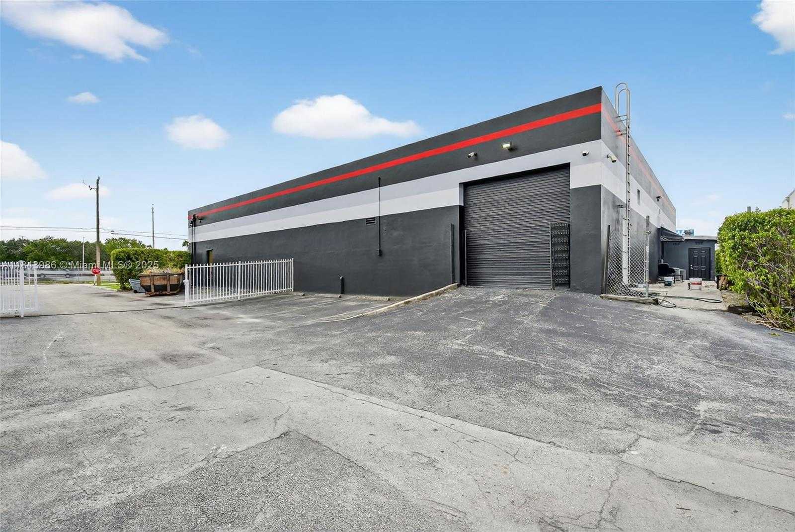 Small Image of 3000 NORTH 28TH TER, Hollywood Number 4