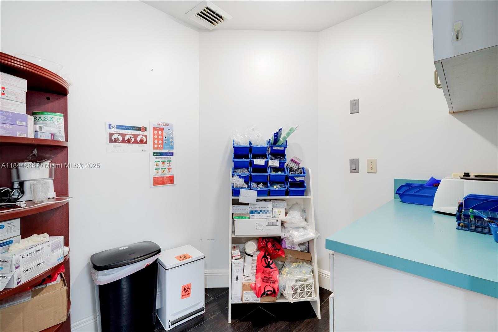 Small Image of 13005 SOUTHERN BLVD #221, Loxahatchee Number 11