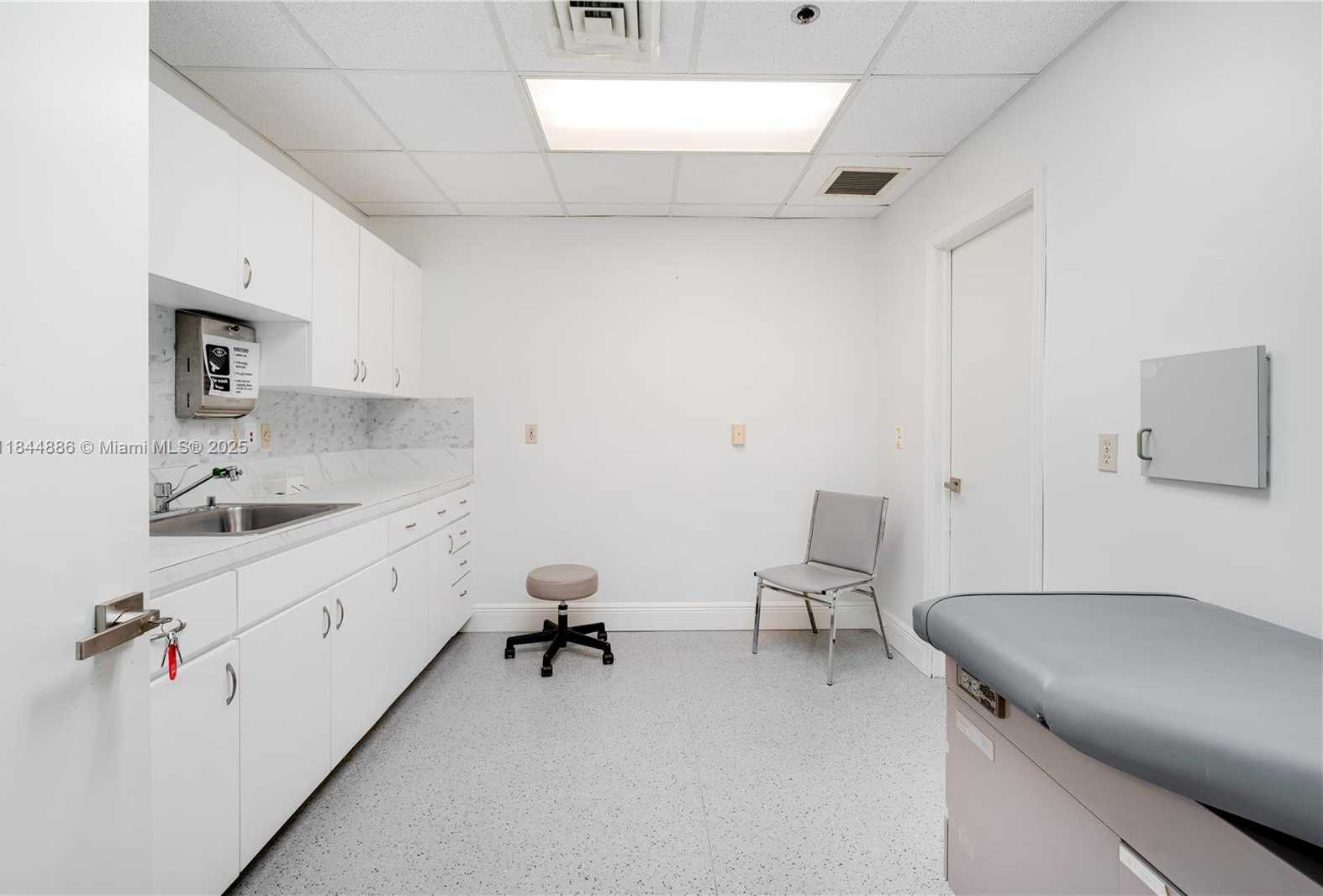 Small Image of 13005 SOUTHERN BLVD #221, Loxahatchee Number 19