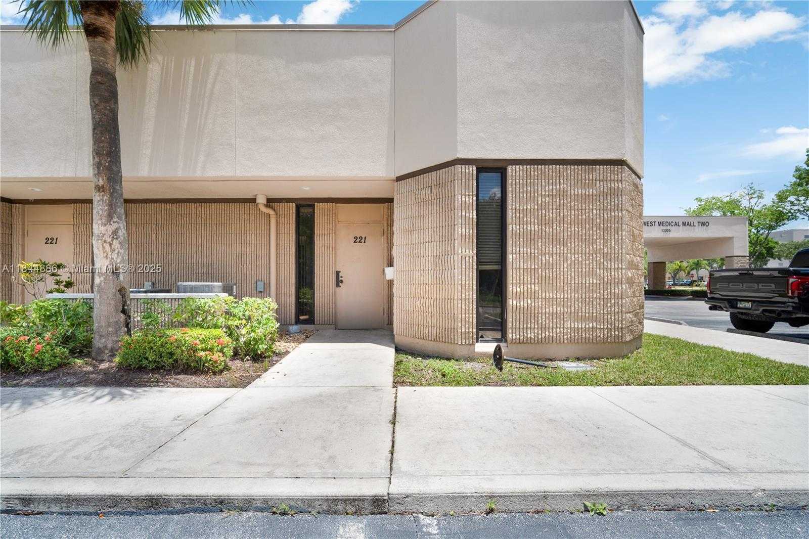 Small Image of 13005 SOUTHERN BLVD #221, Loxahatchee Number 25