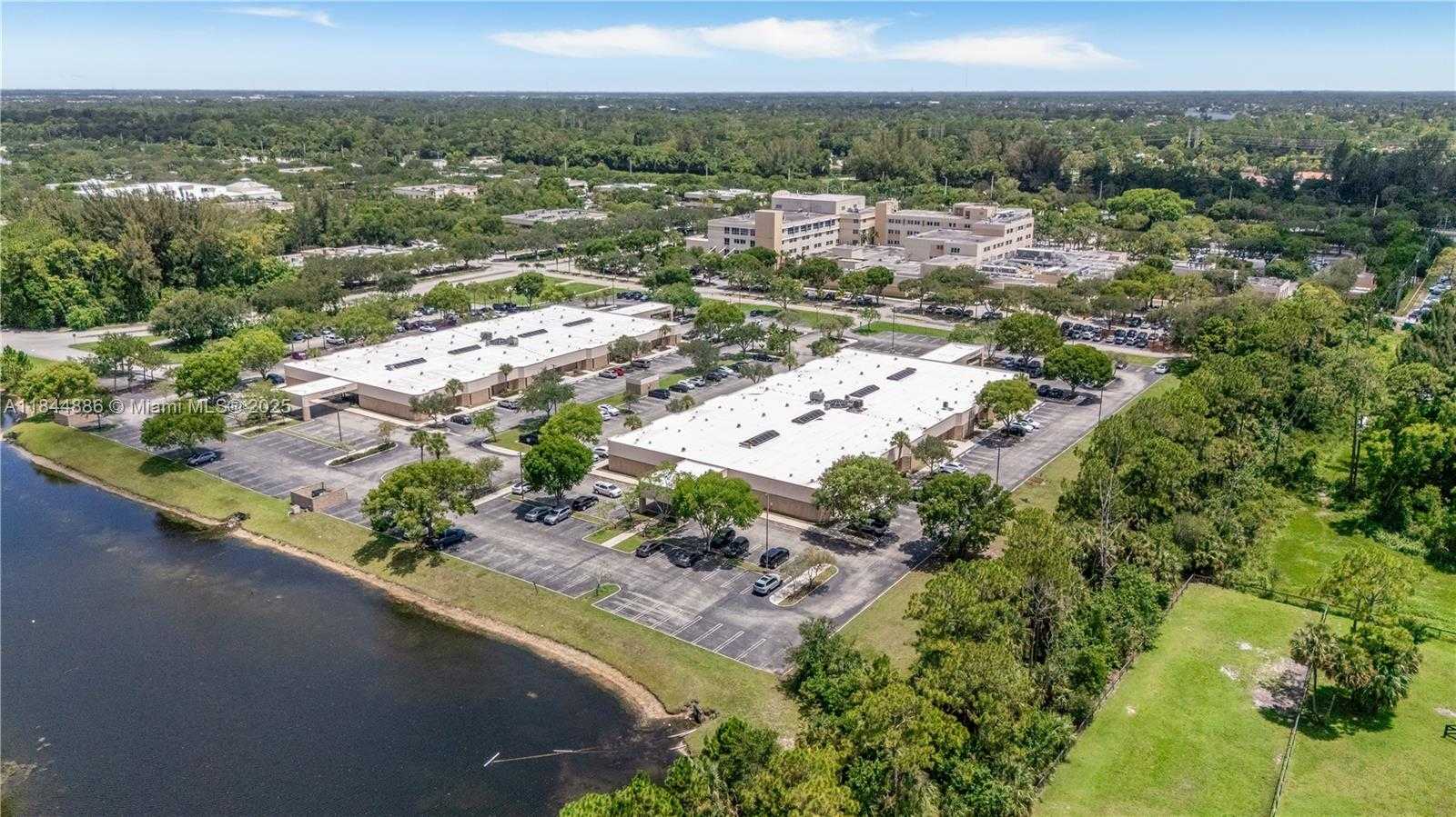 Small Image of 13005 SOUTHERN BLVD #221, Loxahatchee Number 30