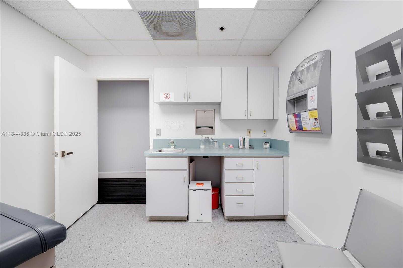 Small Image of 13005 SOUTHERN BLVD #221, Loxahatchee Number 9
