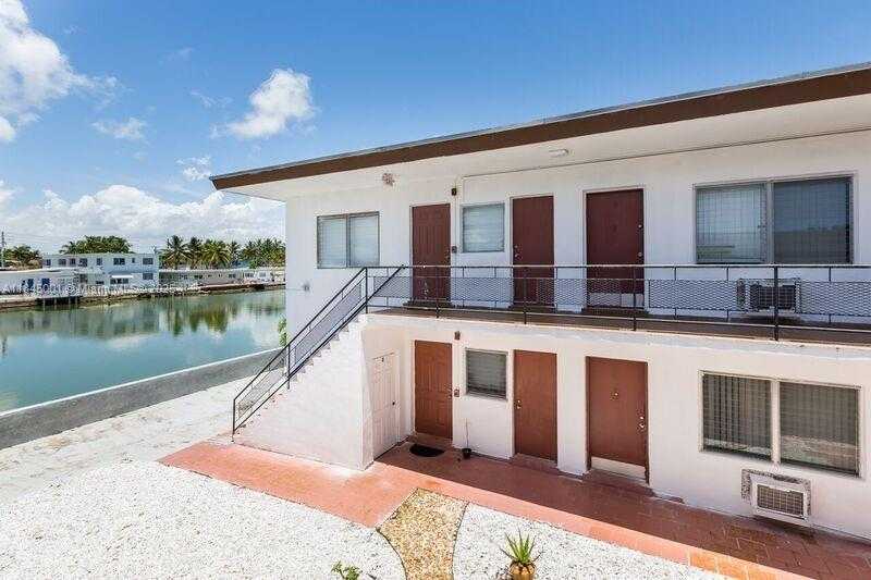 Small Image of 8210 BYRON AVE, Miami Beach Number 4