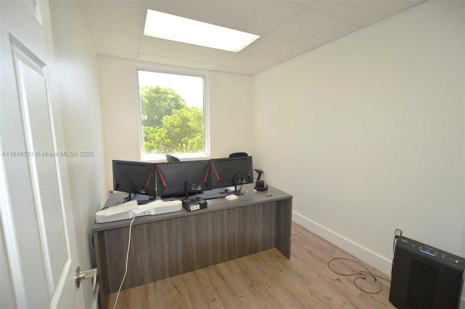 Small Image of 13595 SOUTH WEST 134TH AVE #203, Miami Number 9