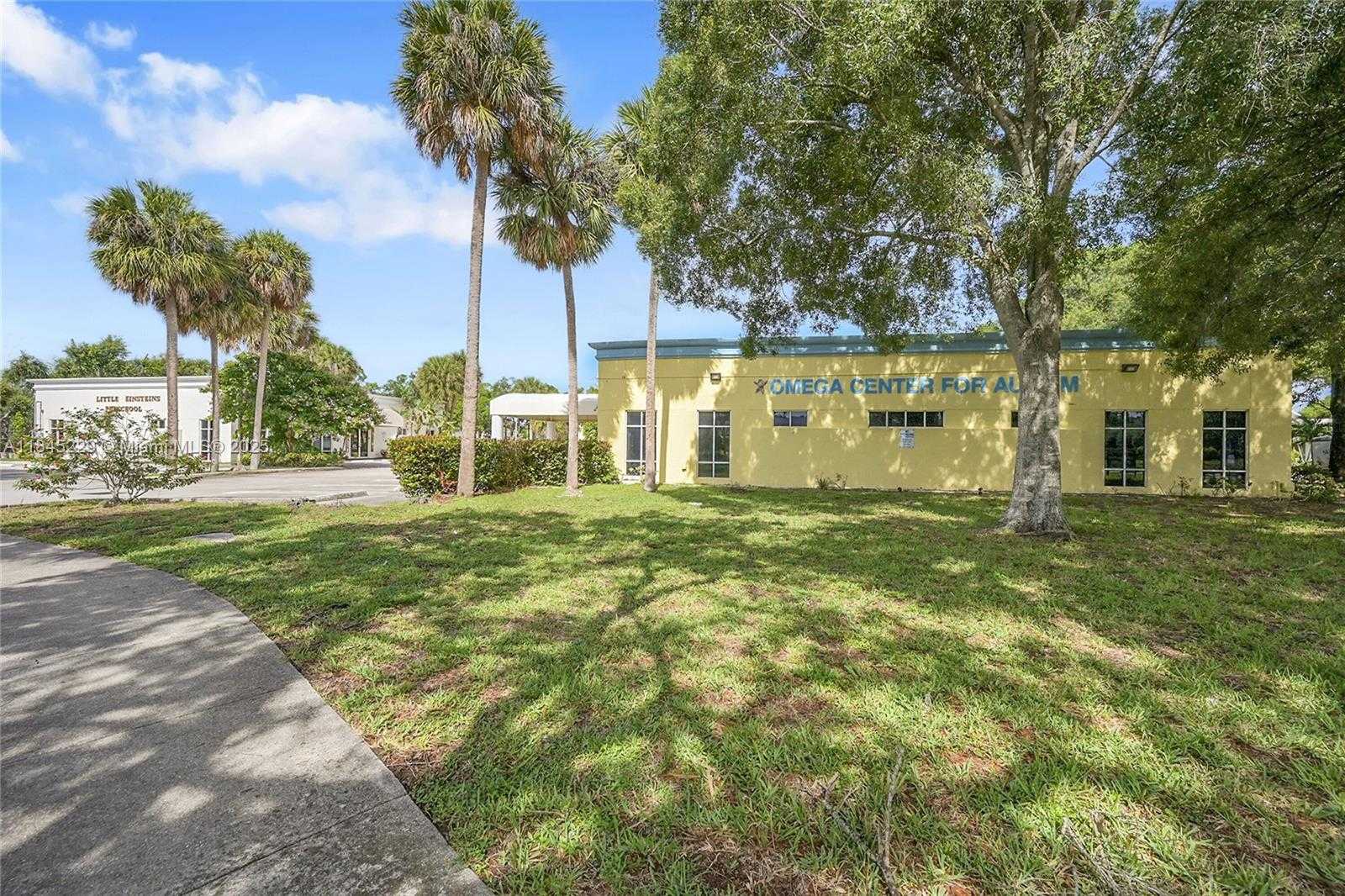 Small Image of 5201 VILLAGE BLVD, West Palm Beach Number 15