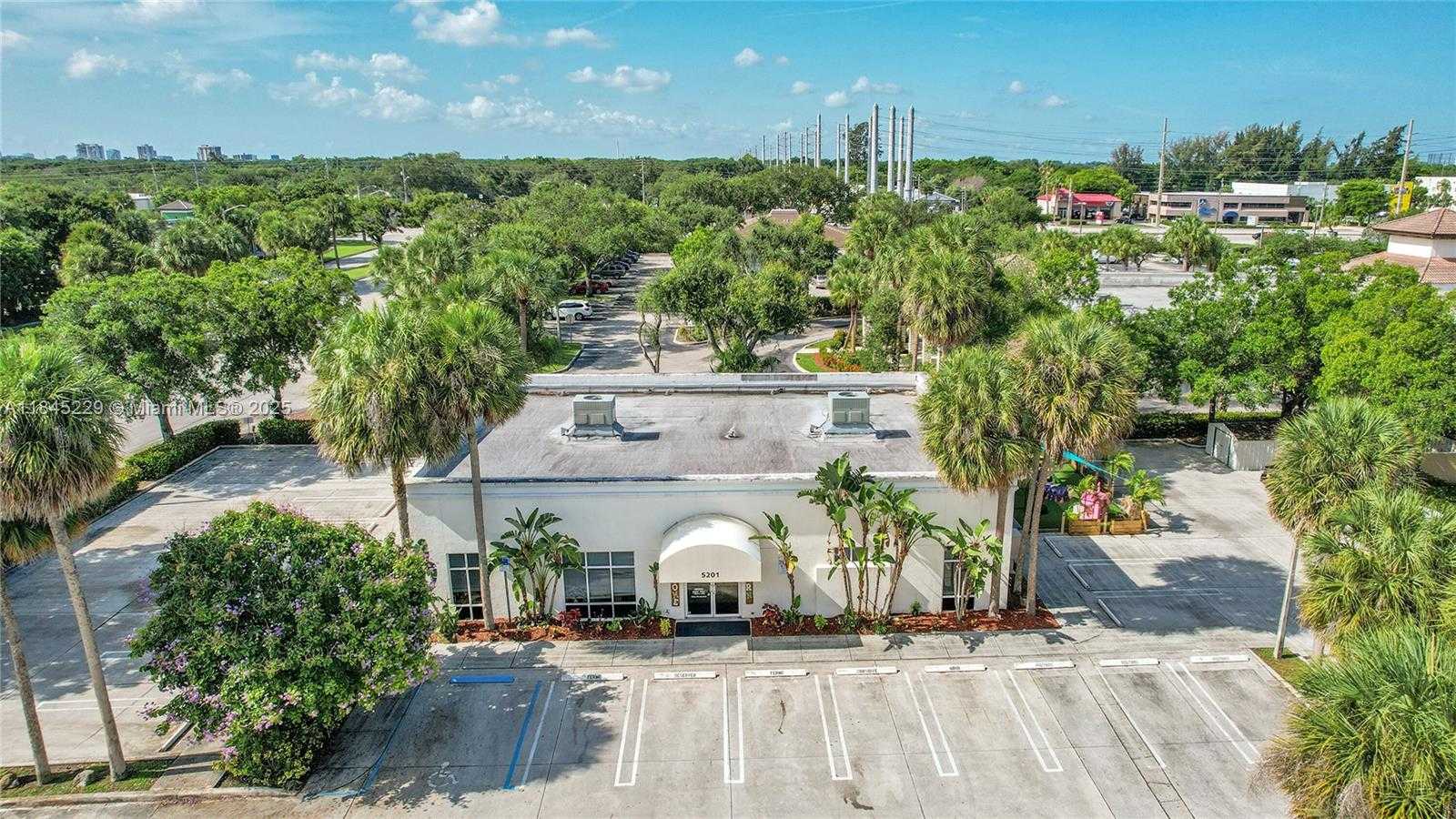 Small Image of 5201 VILLAGE BLVD, West Palm Beach Number 24