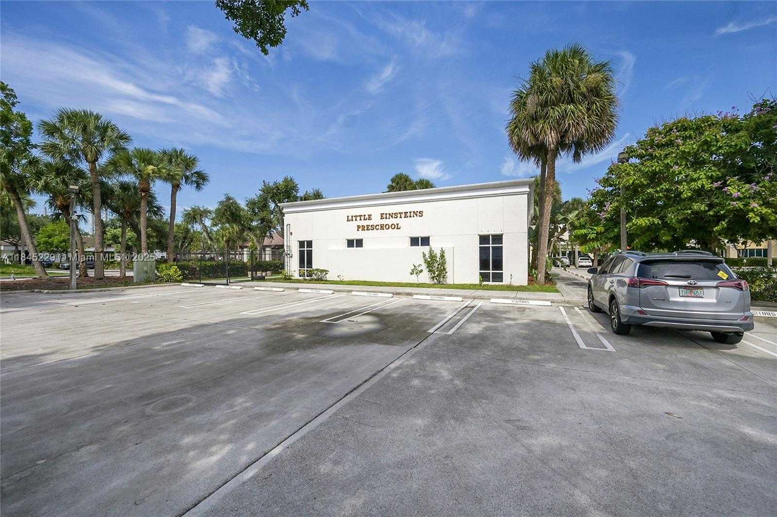 Small Image of 5201 VILLAGE BLVD, West Palm Beach Number 6