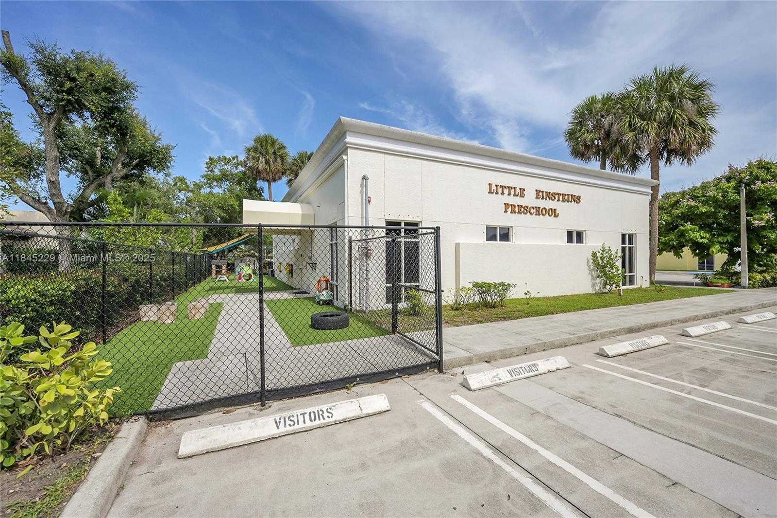 Small Image of 5201 VILLAGE BLVD, West Palm Beach Number 8