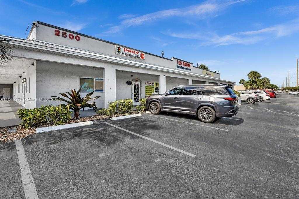 Small Image of 2450 WEST OAKLAND PARK BLVD, Oakland Park Number 13