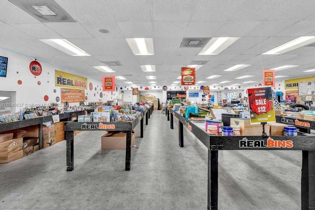 Small Image of 2450 WEST OAKLAND PARK BLVD, Oakland Park Number 16