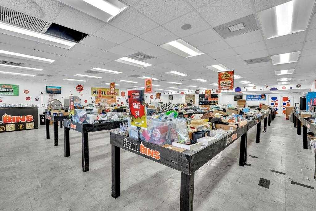 Small Image of 2450 WEST OAKLAND PARK BLVD, Oakland Park Number 17